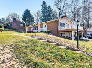 10 Darlington Dr, Rocky Mount, VA 24151