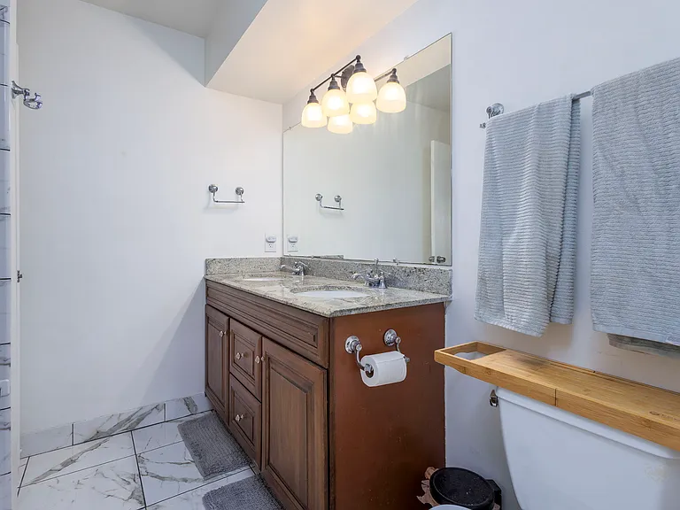 24285 Evergreen Rd — Photo 12