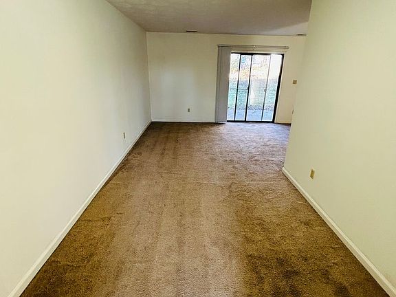 3rd image of 308 Broce Dr Suite 103