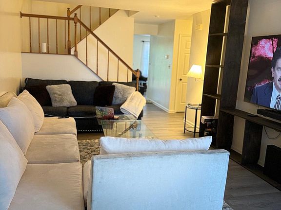 4th image of 17938 Golf View Dr