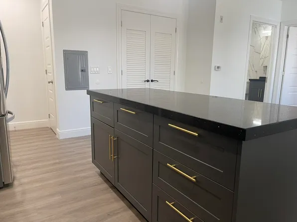 211 Baldwin Avenue image 3 of 20