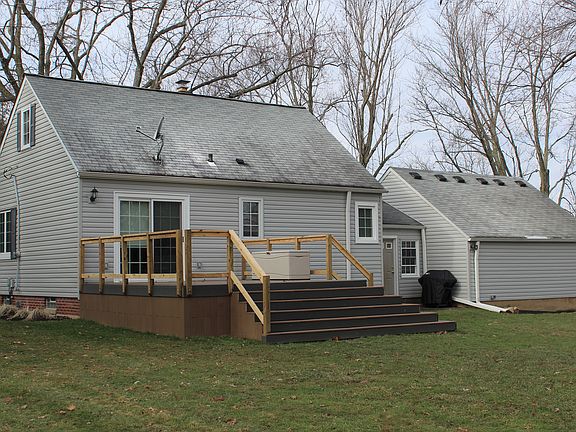 3rd image of 8023 Elmhurst Dr