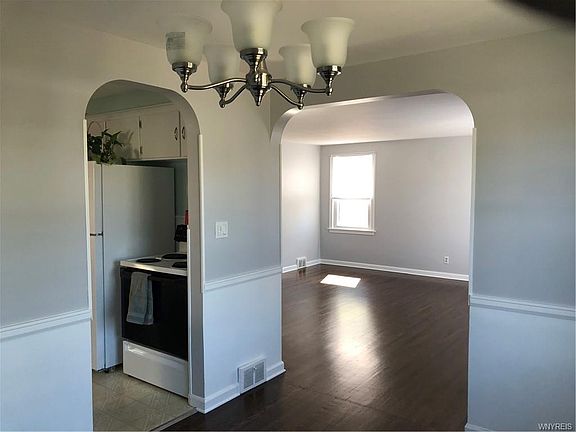 3rd image of 178 Briarhurst Dr