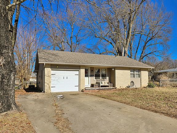 2nd image of 535 E Whiteside Street