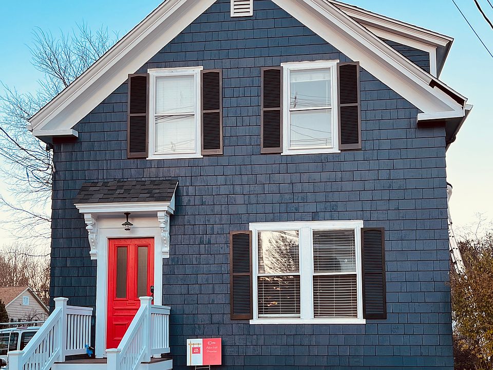 Beautifully renovated antique house near Old Town built in 1910 with new roof, gutters, and window screens.