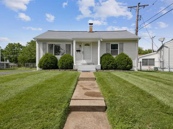 9309 Autry Dr, Saint Louis, MO 63123