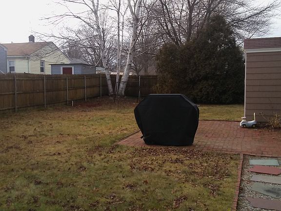 3rd image of 22 Fairlawn St