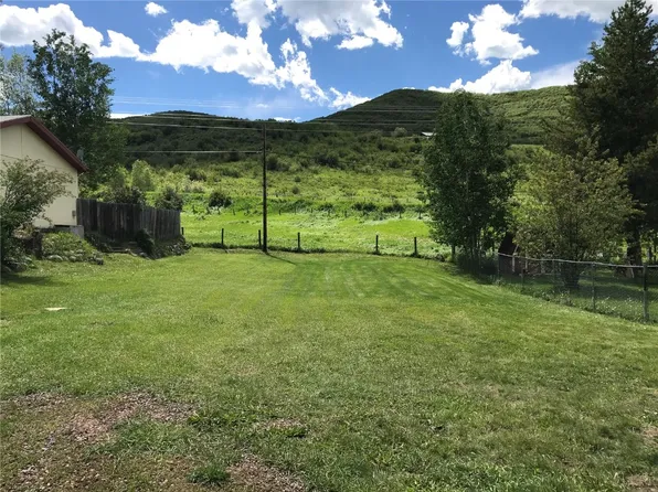 208 Carbon Ave, Oak Creek, CO 80467