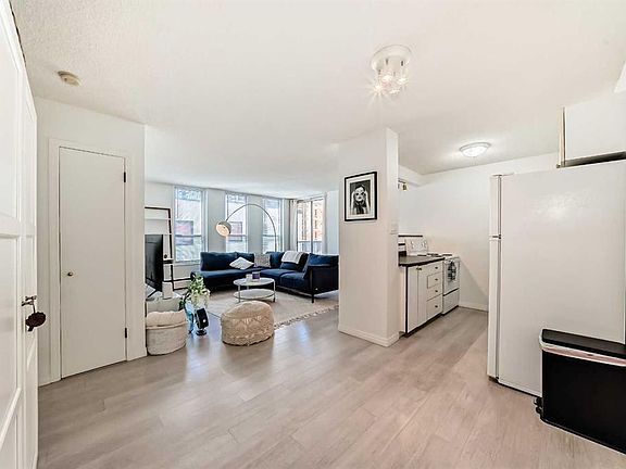 5th image of 317 N 14th Ave SW #304