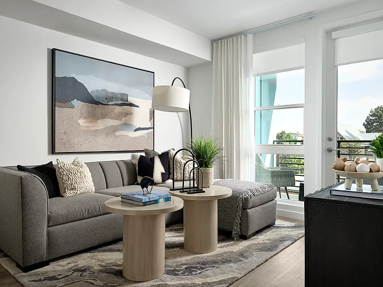 A106: Bright living room