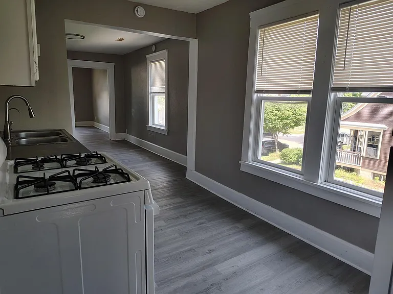 1217 Grand Ave — Photo 7
