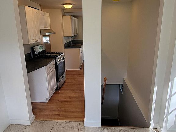 3rd image of 141 Sullivan St #3