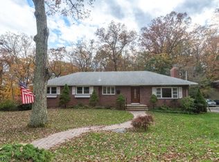 133 Hillside Dr, Bloomingdale, NJ 07403