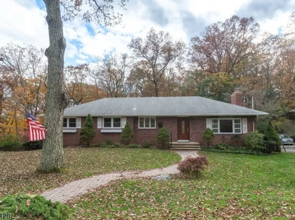 133 Hillside Dr, Bloomingdale Boro, NJ 07403