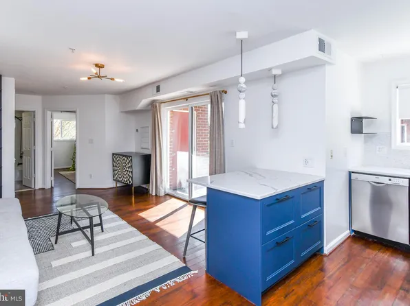1386 Bryant St NE APT 204, Washington, DC 20018