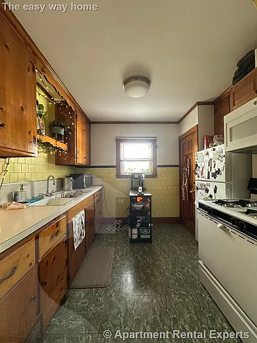 21 Ashland St Photo 1