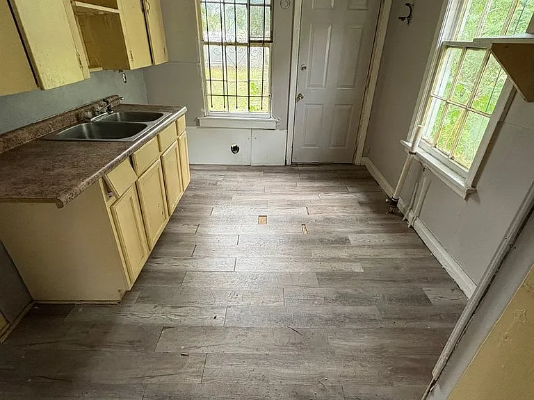 2723 Fulton St — Photo 8