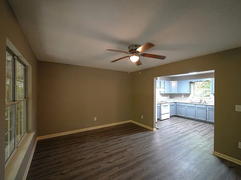 583 Center Point Rd #B — Photo 4