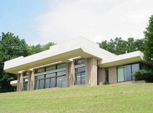 43 Lawson Rd, Lakeville, CT 06039