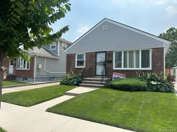 15724 20th Ave, Whitestone, NY 11357