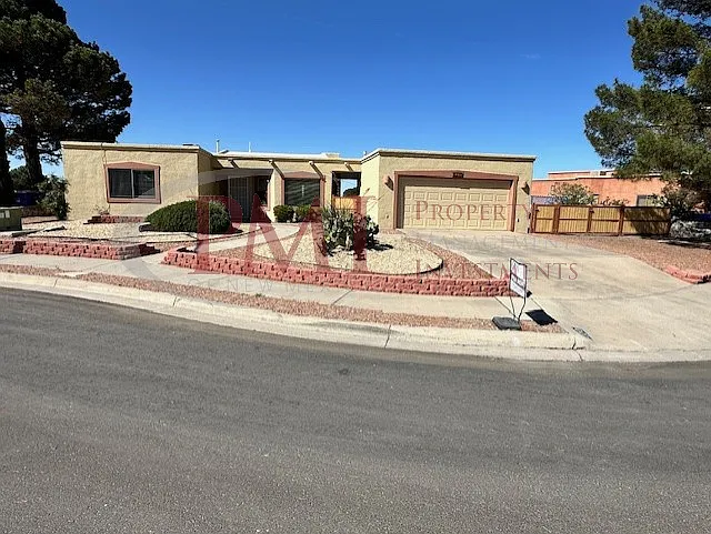 2213 Laramie Dr — Photo 1