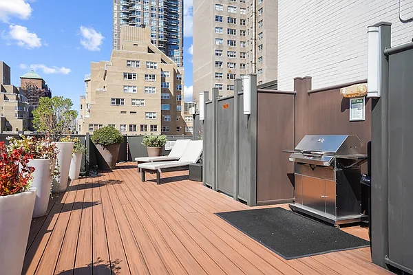 Rented by Greystar | media 22