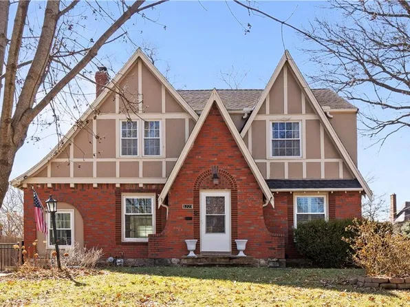 1223 W Gregory Blvd, Kansas City, MO 64114