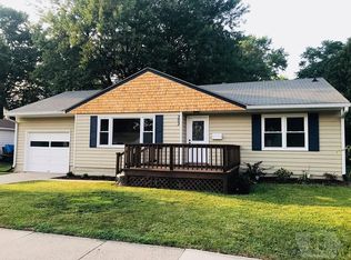 303 Iowa Ave, Fairfield, IA 52556
