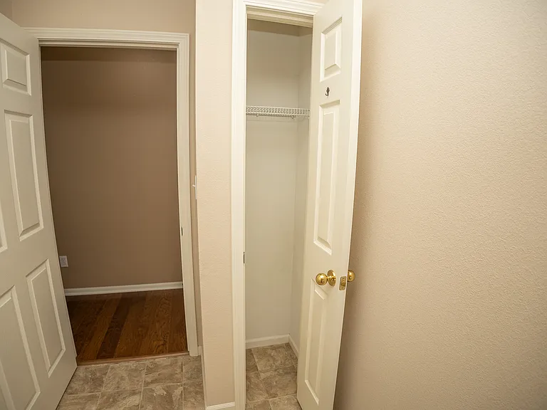 3725 Oxford Rd — Photo 15