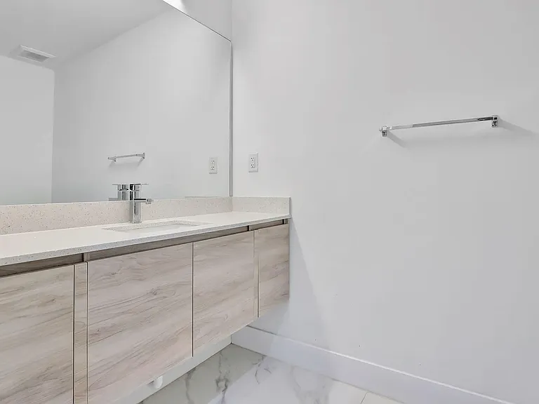 4100 SW 64th Ave #315 — Photo 11