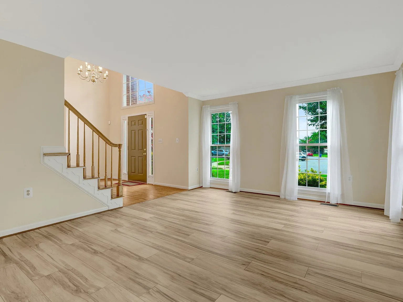 4 bed, 2.5 bath, 2964 sqft, $3,900 — Photo 3