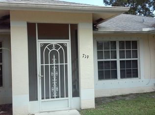 719 SW Avens St, Port Saint Lucie, FL 34983