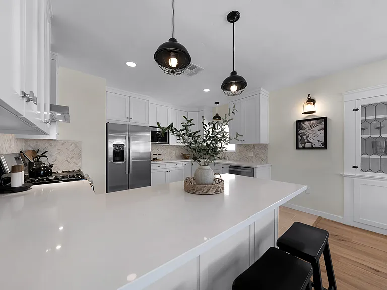 4062 Goldfinch St — Photo 46