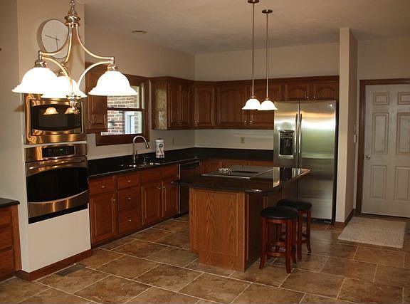 3rd image of 17942 Argonne Estates Dr