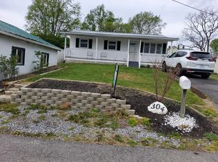 304 Chestnut Ave, Rural Retreat, VA 24368