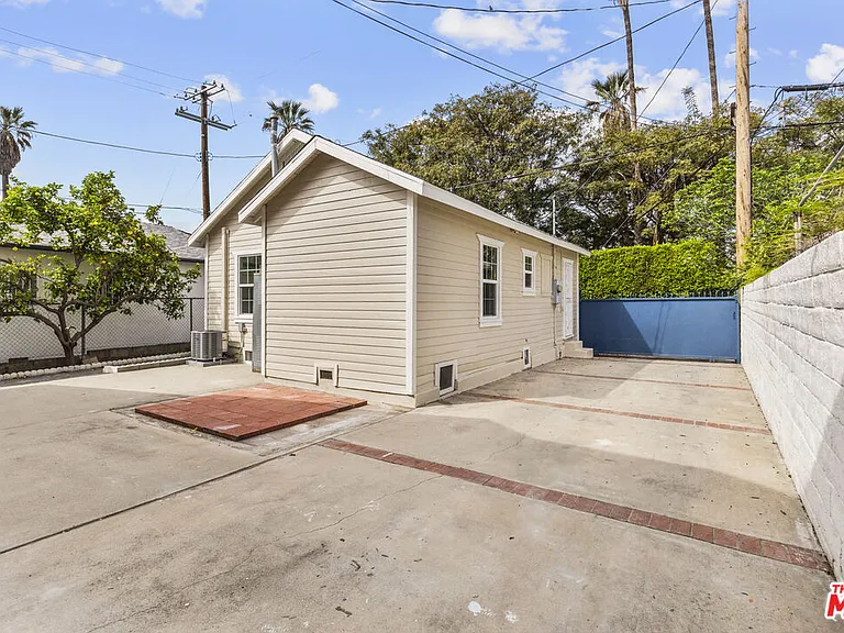 135 S Dillon St — Photo 20