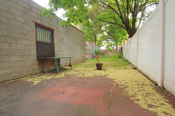 Rented by MNS | media 14