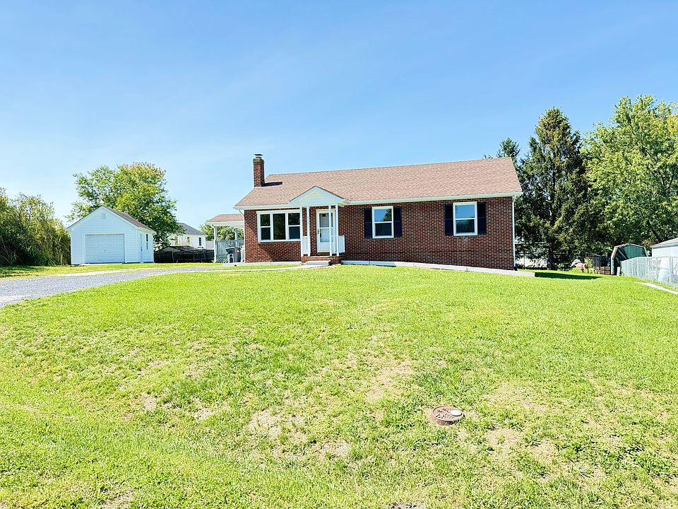 1st image of 410 Oriole Dr