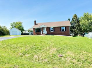 410 Oriole Dr, Stephens City, VA 22655