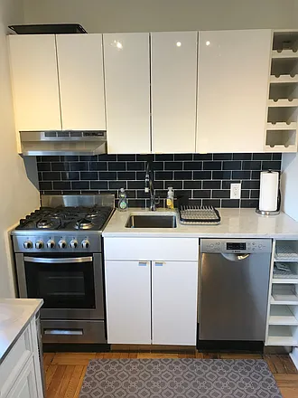 81 America St Photo 1
