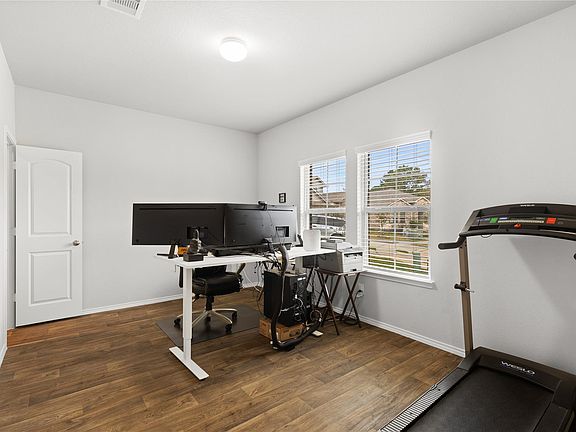 5th image of 18300 Porters Mill Ct