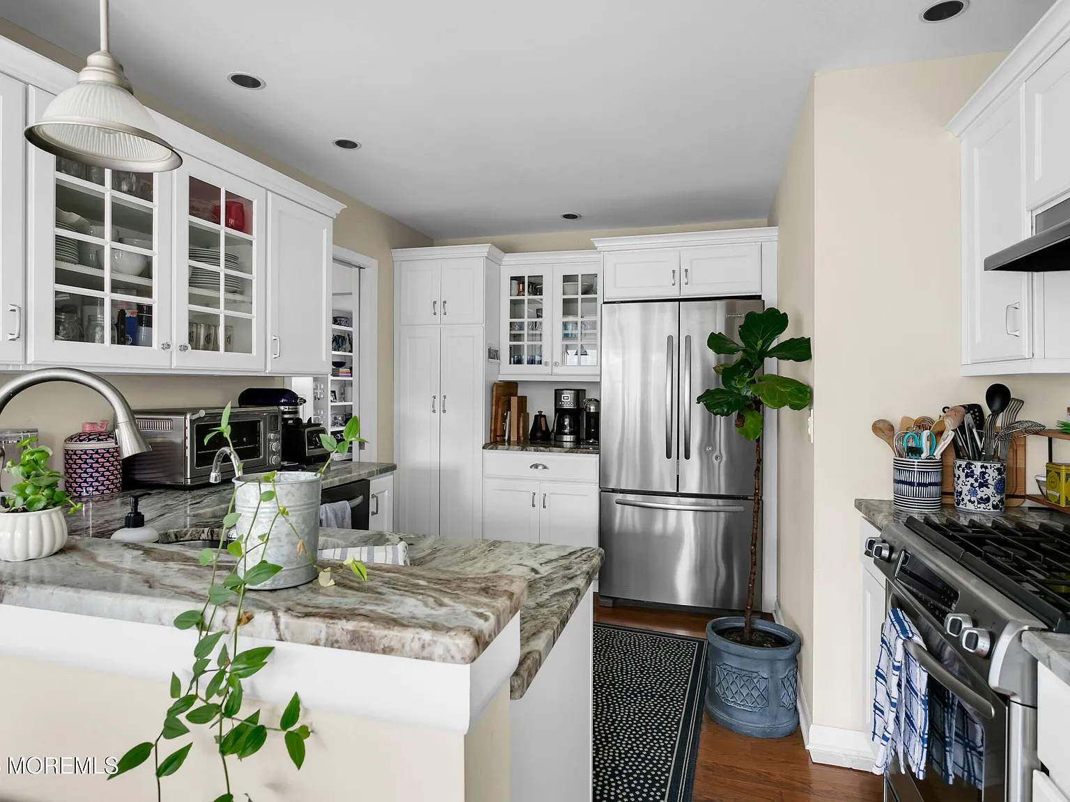 4 bed, 2.5 bath, $8,500 — Photo 3