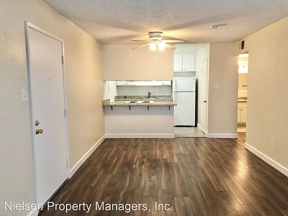 2nd image of 2809 H St APT 13