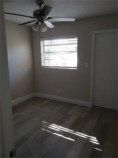 Hibiscus Apts - 741 Hibiscus Ave — Photo 2
