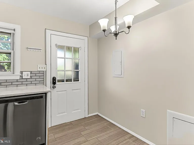 104 W Annandale Rd #318 — Photo 14