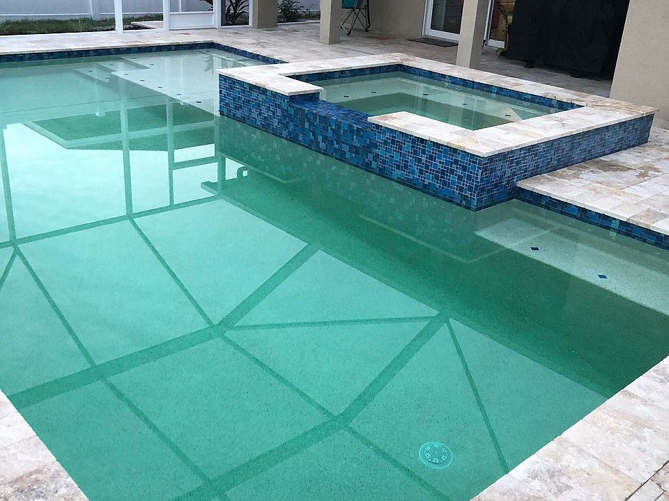 1st image of 909 9th Ave NW
