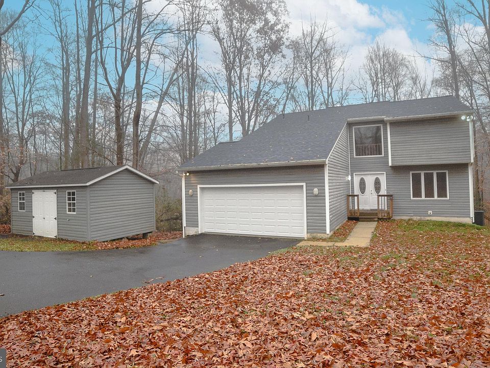 1st image of 39090 Hollybank Dr