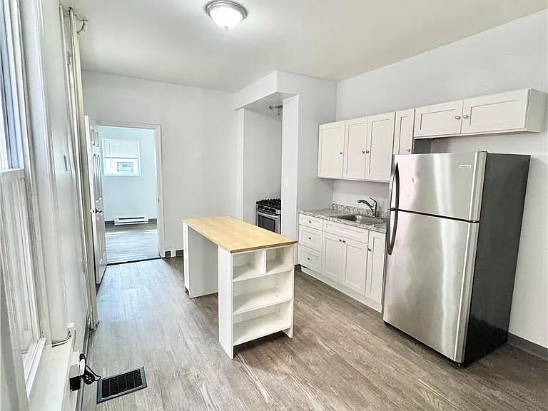 1410 W Turner St #1 — Photo 8