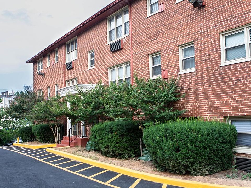Exterior 3