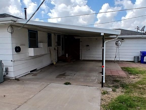 3rd image of 407 E 17th St